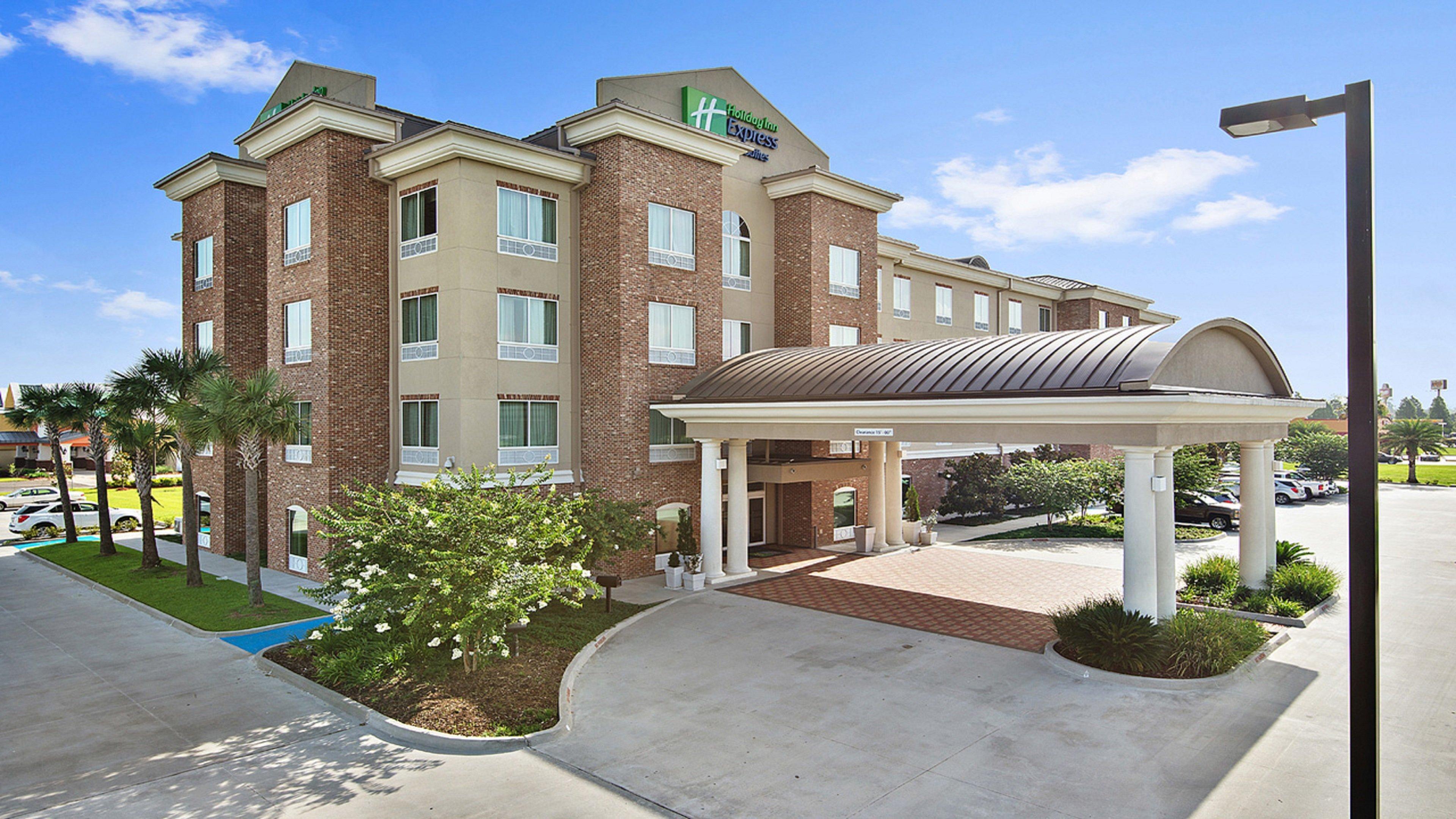 Holiday Inn Express & Suites Gonzales, An Ihg Hotel Exterior photo